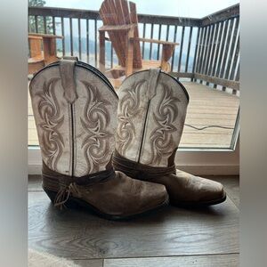 Laredo cowgirl boots - size 10